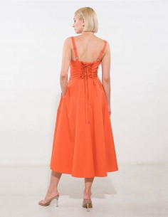 Vestido midi de tirantes...